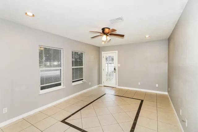 $1,445 | 1303 West Phillips Street, Alvin, TX 77511