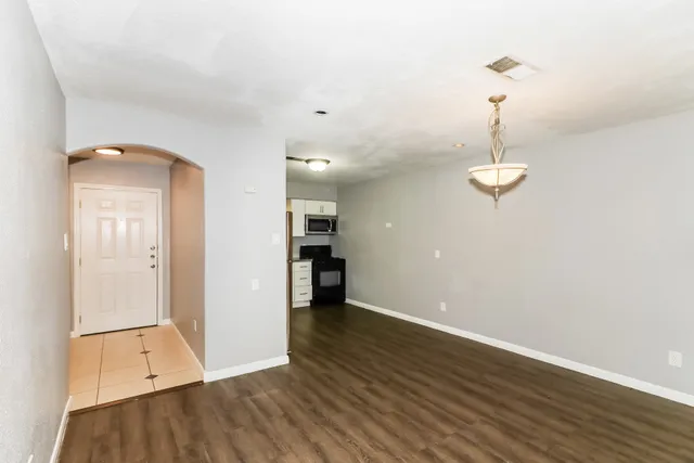 $1,445 | 1303 West Phillips Street, Alvin, TX 77511