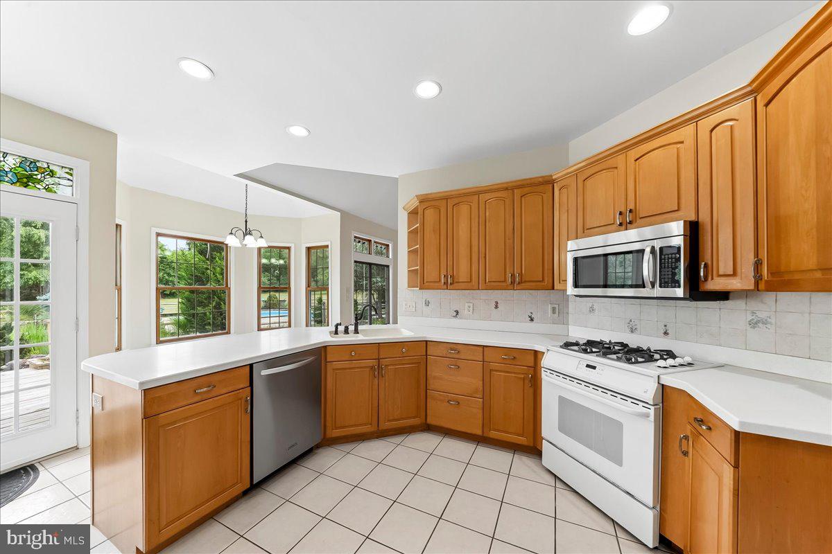 8247 Hensingersville Road Alburtis, PA 18011 - Photo 24 of 68