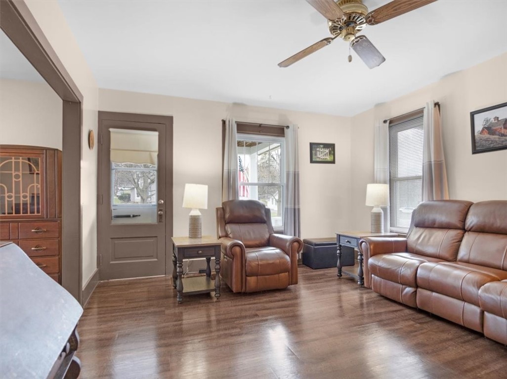3627 Walworth Road Walworth, NY 14568 - Photo 22 of 43 Living Room