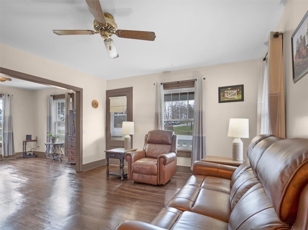 3627 Walworth Road Walworth, NY 14568 - Photo 23 of 43 Living Room
