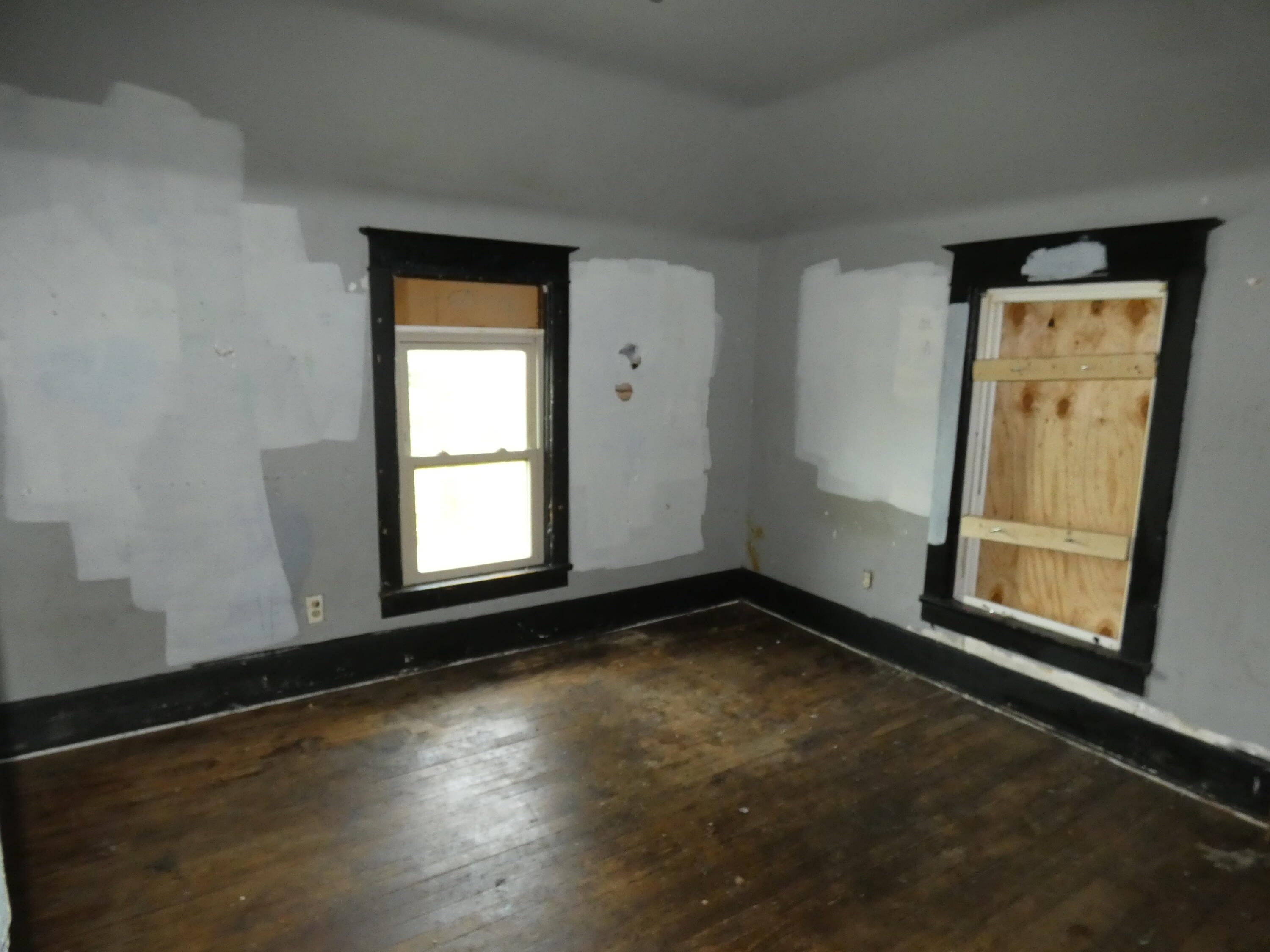 2529 Somerlayton Road Benton Harbor, MI 49022 - Photo 13 of 21 P1060957