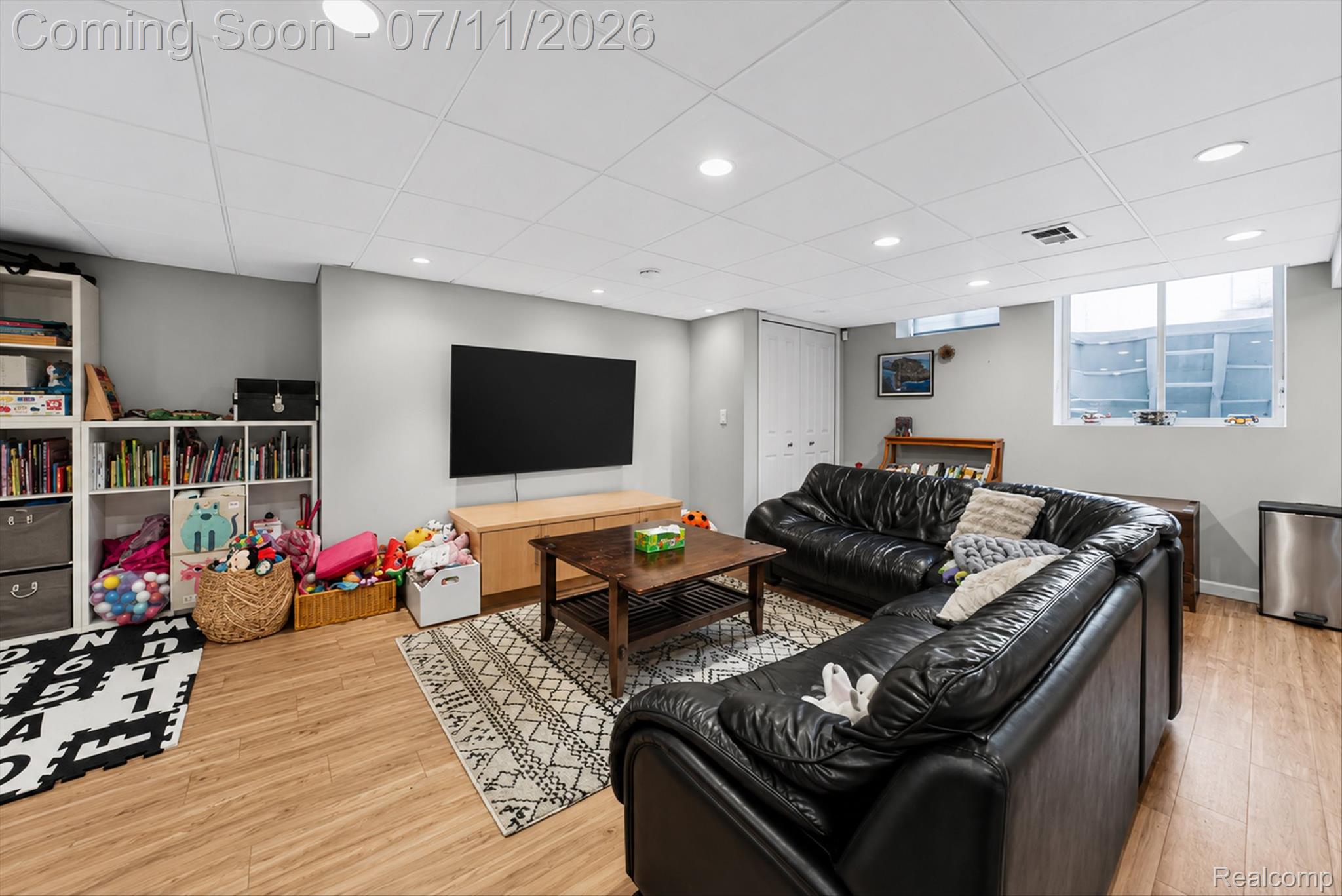 3115 Glengrove Drive Rochester, MI 48309 - Photo 42 of 66 44-3115-Glengrove-Dr-WindowStill-Photography.jpg