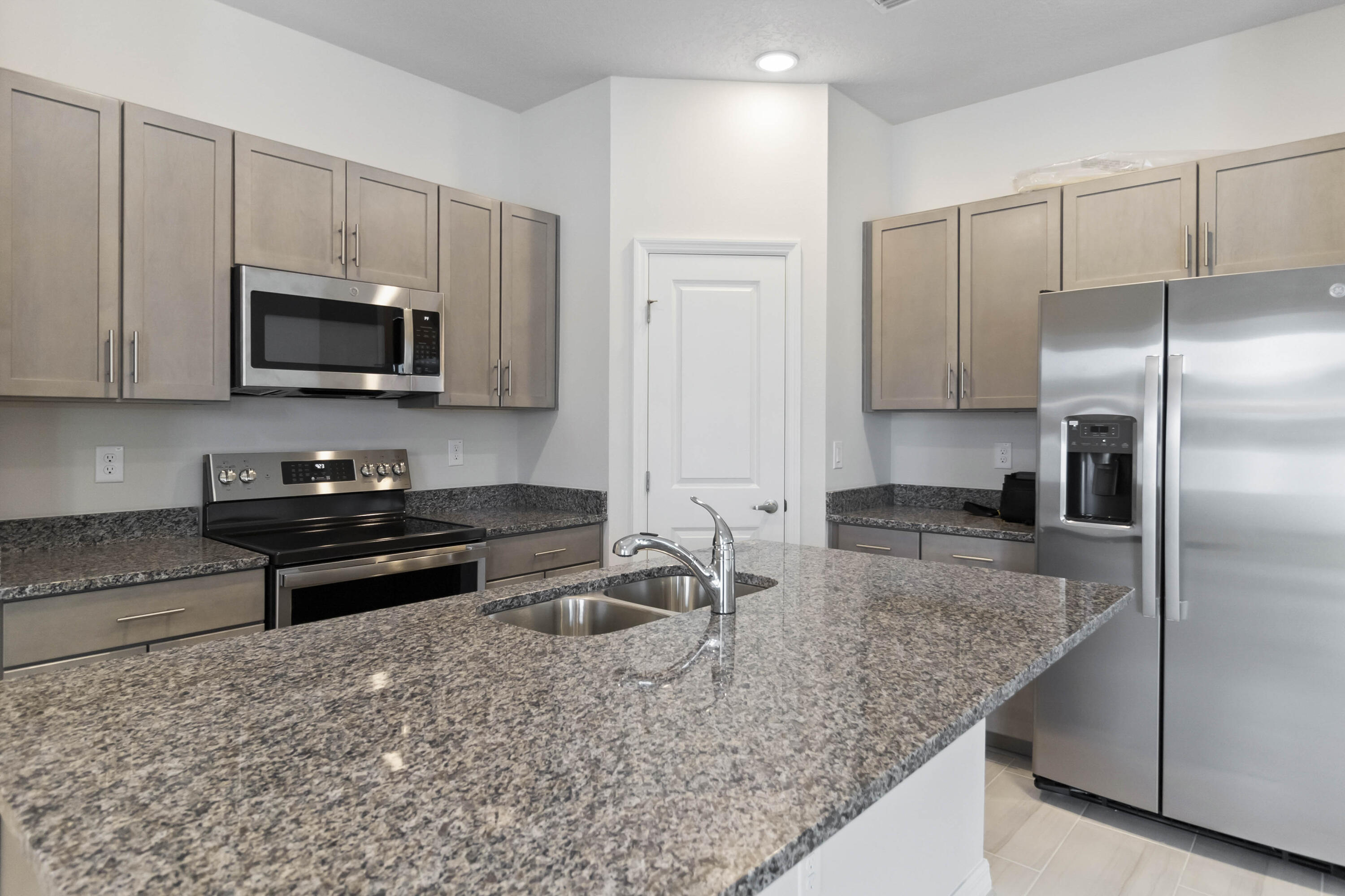 218 High Road Northwest Palm Bay, FL 32907 - Photo 8 of 27 008