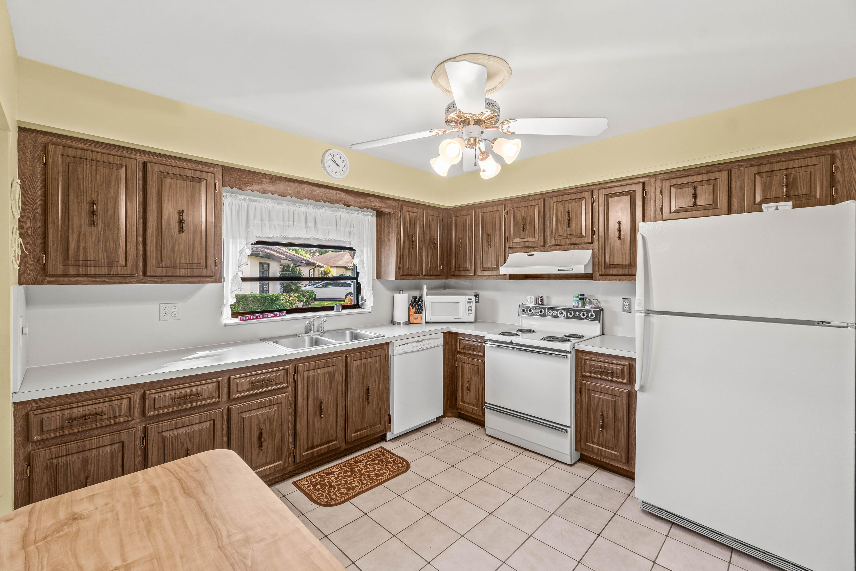 4868 Hawkwood Road, Unit A Boynton Beach, FL 33436 - Photo 8 of 27 Kitchen