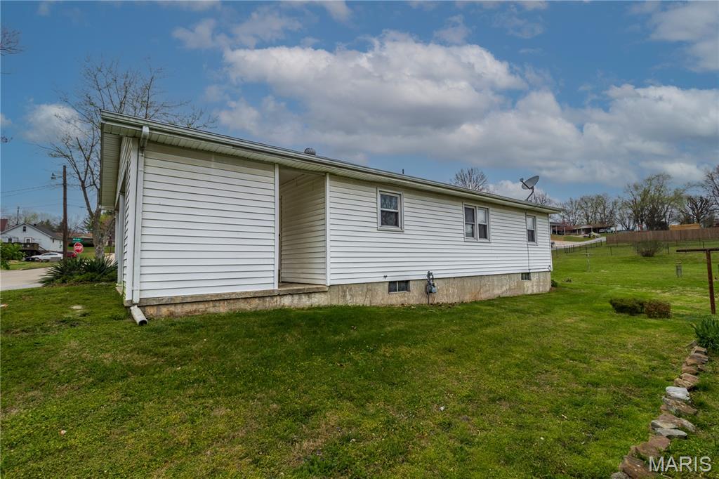 506 Harrison Jackson, MO 63755 - Photo 4 of 17