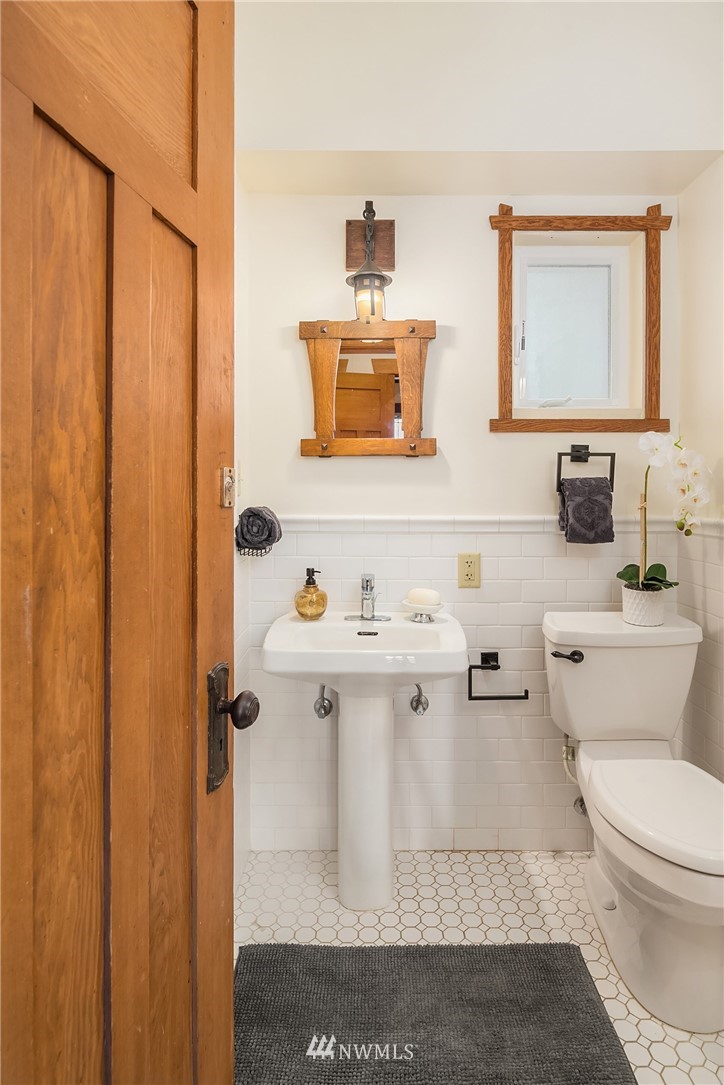 809 North 60th Street Seattle, WA 98103 - Photo 16 of 28