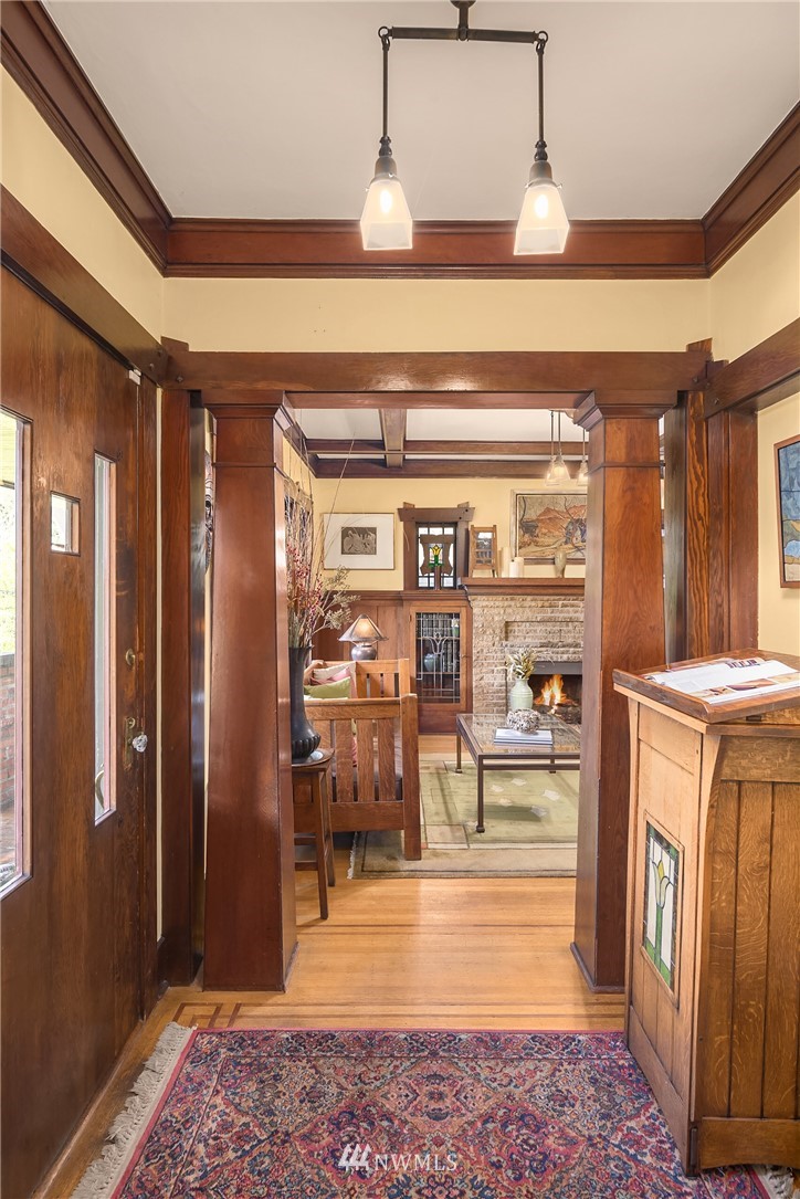 809 North 60th Street Seattle, WA 98103 - Photo 4 of 28