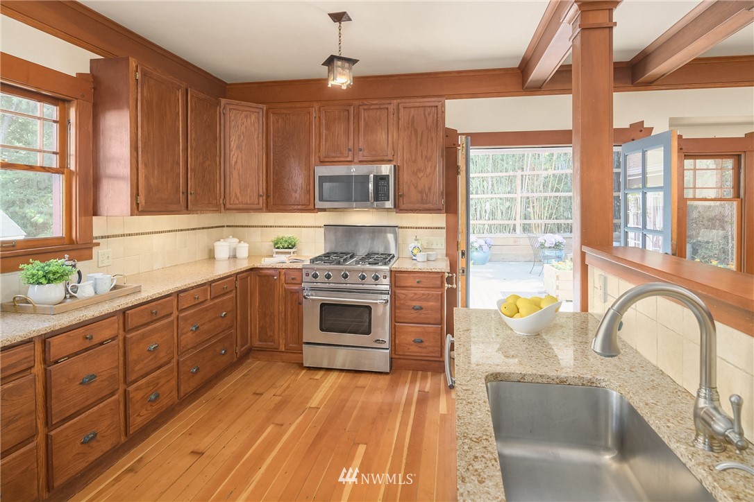 809 North 60th Street Seattle, WA 98103 - Photo 10 of 28