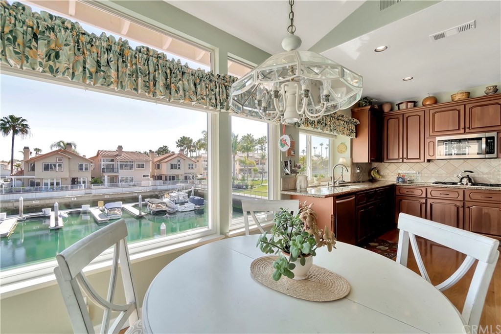 346 Long Long Beach, CA 90803 - Photo 9 of 24