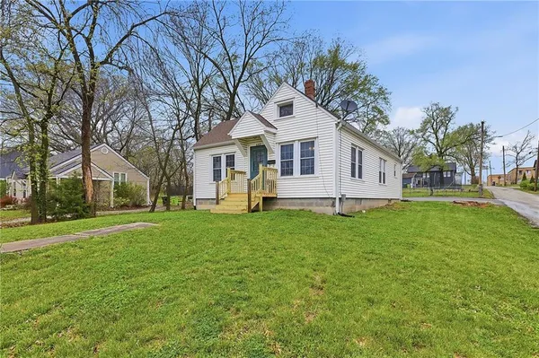 $250,000 | 600 West Mechanic Street, Harrisonville, MO 64701