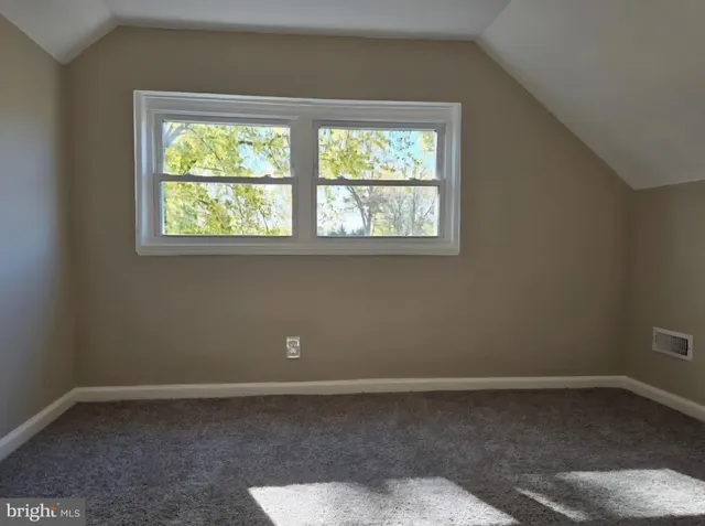 $2,800 | 524 8th Avenue, Lindenwold, NJ 08021