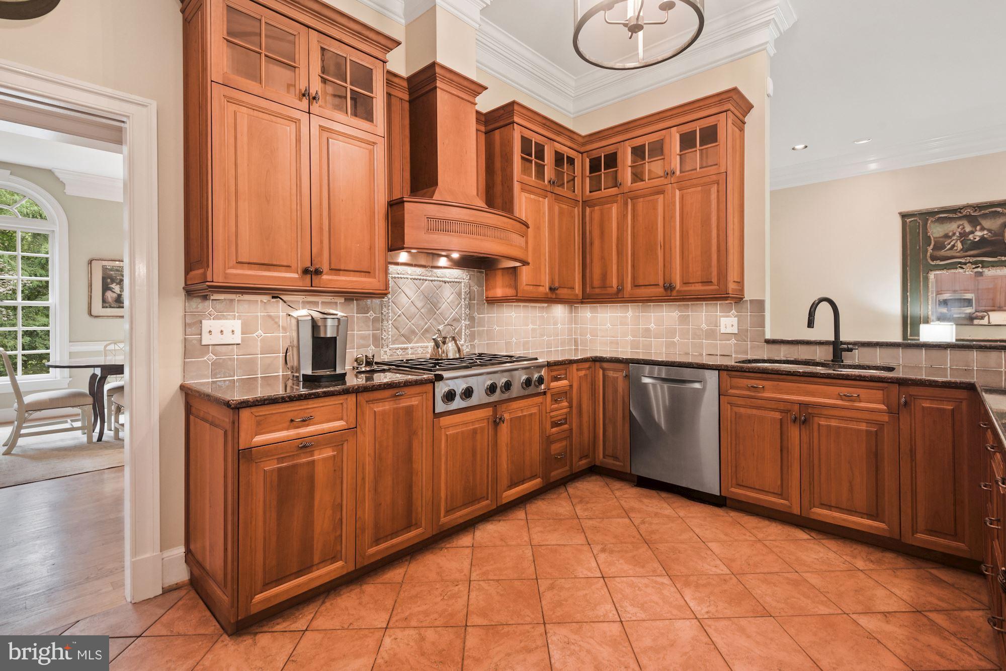 920 Towlston Road McLean, VA 22102 - Photo 17 of 52 Six-Burner Gas Cooktop