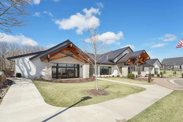 $740,000 | 986 Moers Drive, Chaska, MN 55318