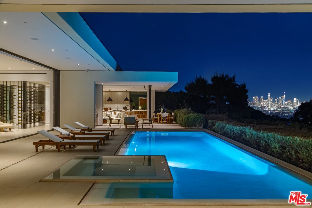 1535 Carla Ridge Beverly Hills, CA 90210 - Photo 37 of 41