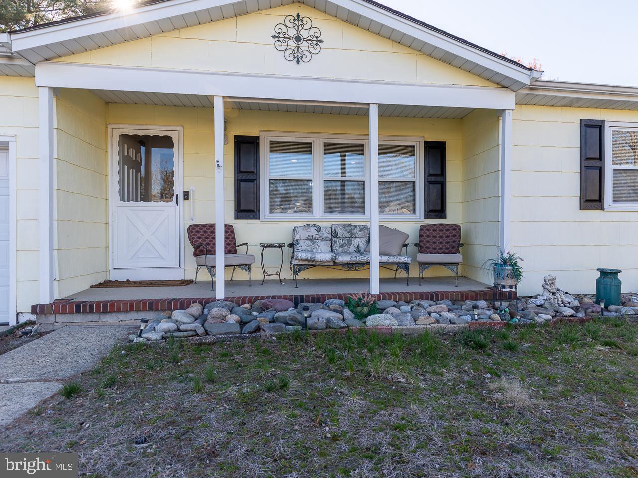 134 Georgetown Road Toms River, NJ 08757 - Photo 2 of 34 Welcoming front porch