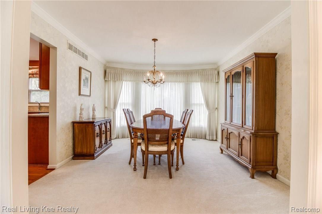 5101 Glengate Road Rochester, MI 48306 - Photo 12 of 59 12.jpg