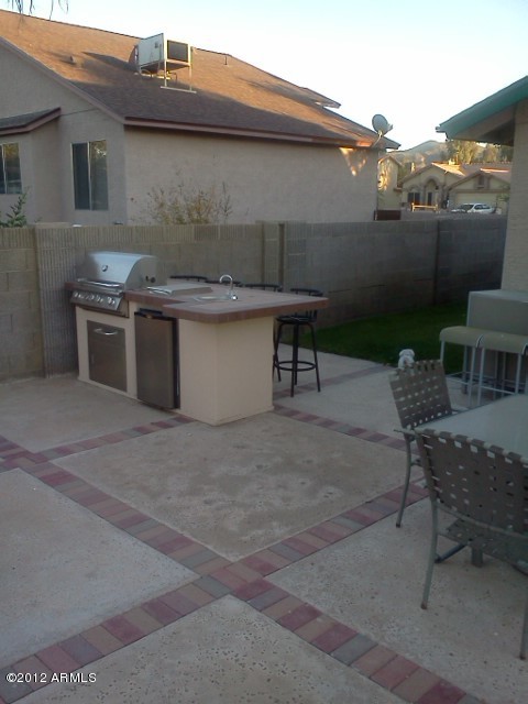 1608 East Vineyard Road Phoenix, AZ 85042 - Photo 7 of 16 1608 E