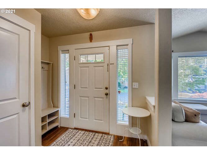 1292 Southeast Stapleton Loop Gresham, OR 97080 - Photo 2 of 16 Gallery Image 2