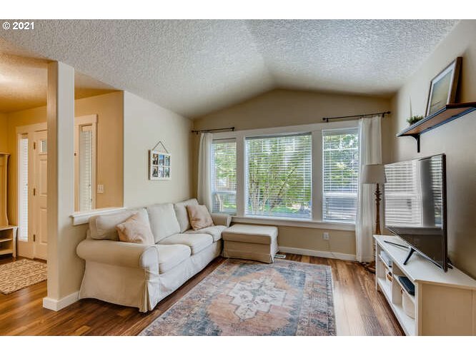 1292 Southeast Stapleton Loop Gresham, OR 97080 - Photo 3 of 16 Gallery Image 3