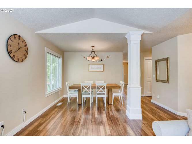 1292 Southeast Stapleton Loop Gresham, OR 97080 - Photo 4 of 16 Gallery Image 4