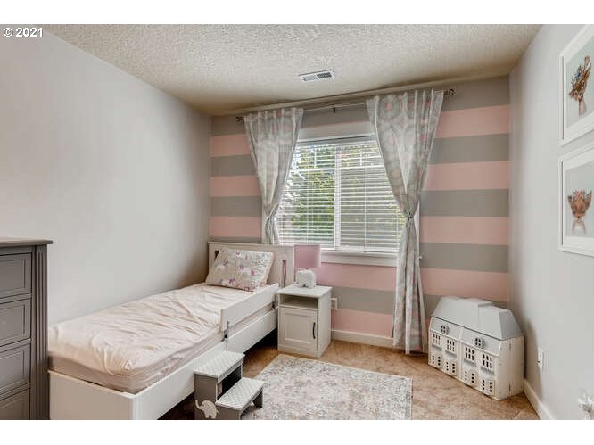 1292 Southeast Stapleton Loop Gresham, OR 97080 - Photo 9 of 16 Gallery Image 9