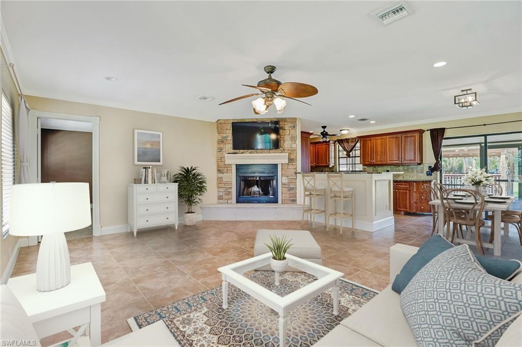 371 9th Street Southwest Naples, FL 34117 - Photo 3 of 20 Gallery Image 3