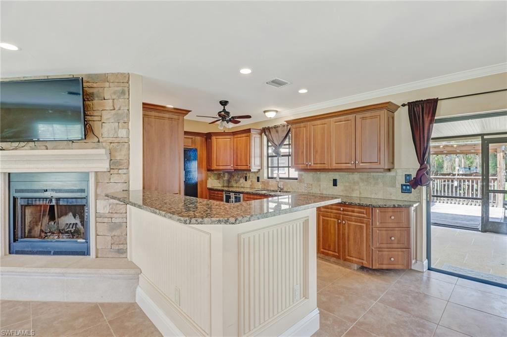 371 9th Street Southwest Naples, FL 34117 - Photo 5 of 20 Gallery Image 5