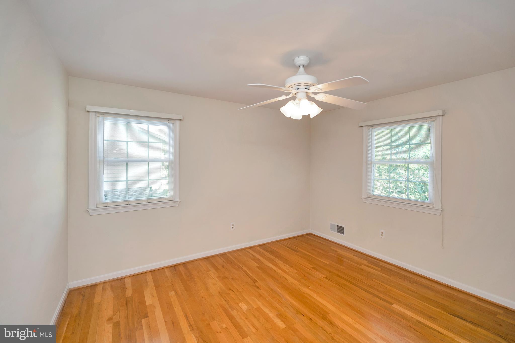 7399 Roxbury Avenue Manassas, VA 20109 - Photo 20 of 45 2ND BEDROOM