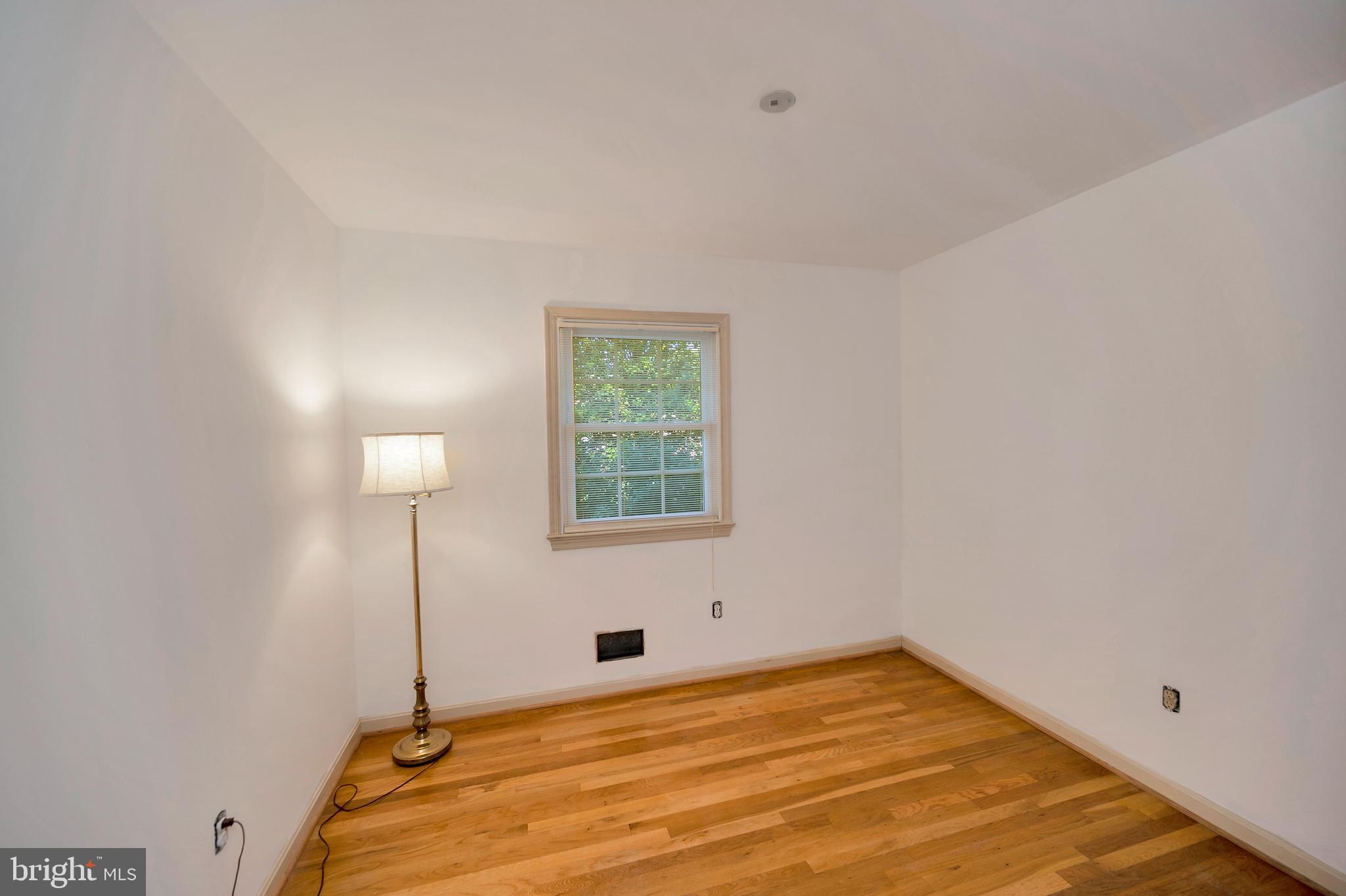7399 Roxbury Avenue Manassas, VA 20109 - Photo 22 of 45 3RD BEDROOM