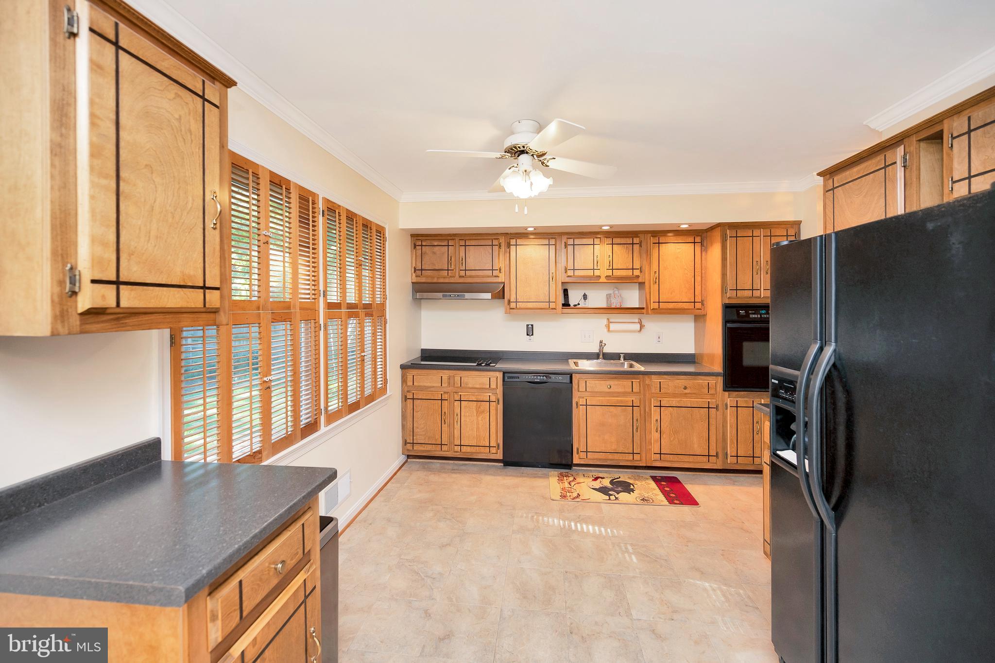 7399 Roxbury Avenue Manassas, VA 20109 - Photo 7 of 45 EAT-IN KITCHEN