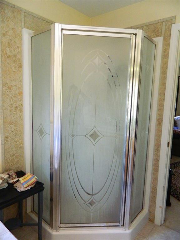 402 High Street Paris, ME 04281 - Photo 12 of 22 Separate stand up shower in master bath.