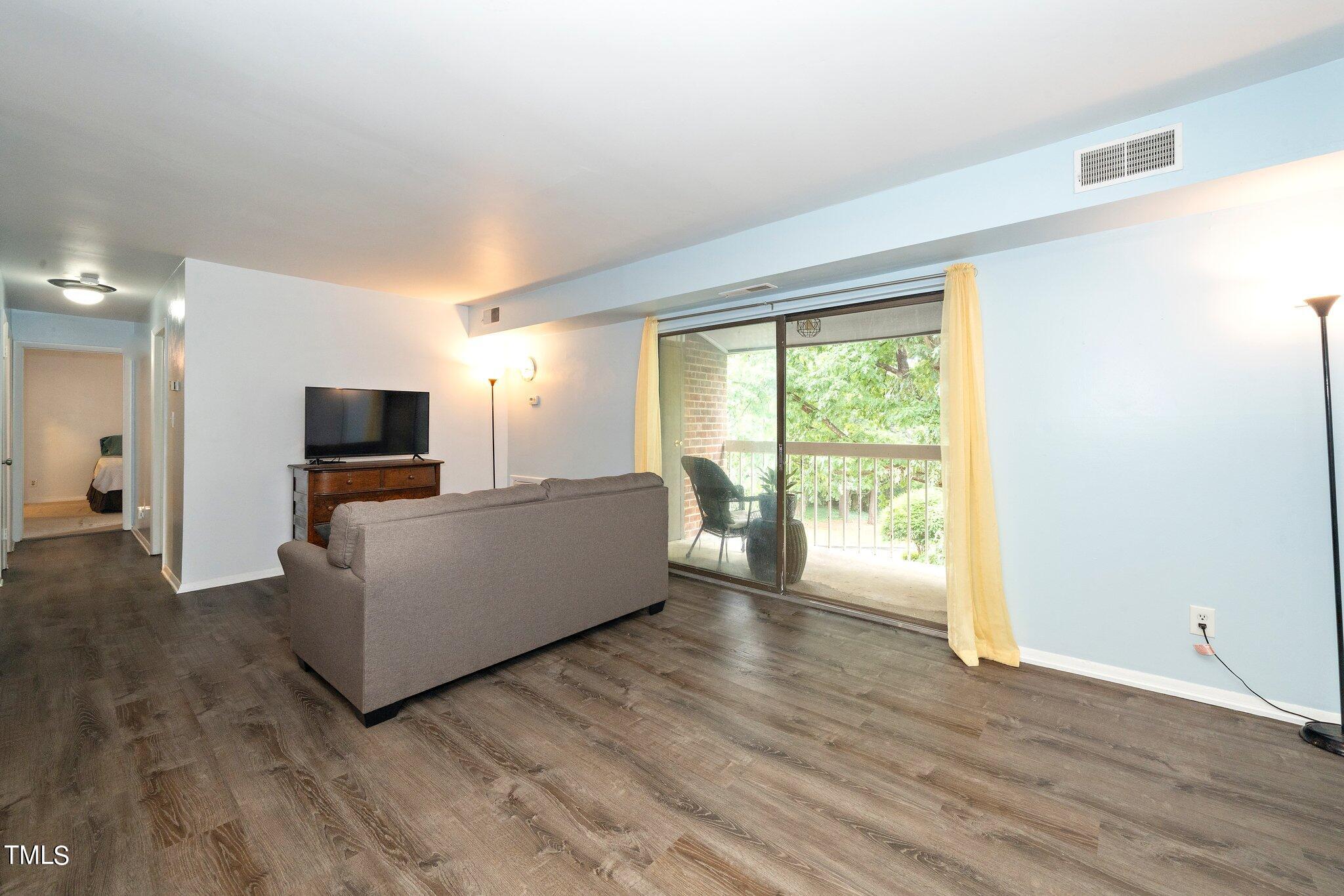 4-web-or-mls-1008 Sandlin Pl (2 of 17)