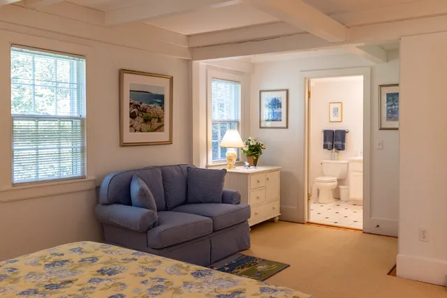 $2,950,000 | 735 Franklin Street, Vineyard Haven, MA 02568