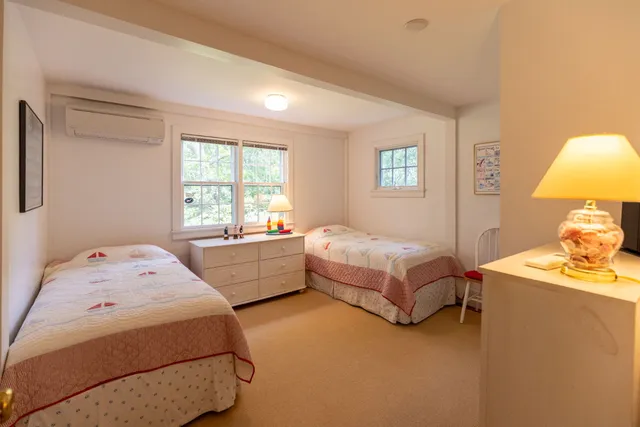 $2,950,000 | 735 Franklin Street, Vineyard Haven, MA 02568