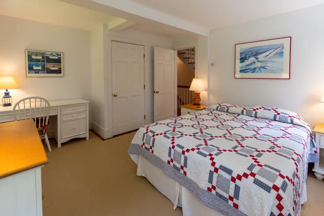 $2,950,000 | 735 Franklin Street, Vineyard Haven, MA 02568