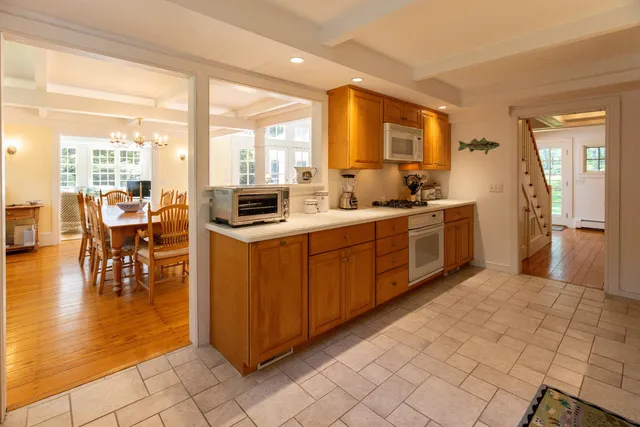 $2,950,000 | 735 Franklin Street, Vineyard Haven, MA 02568