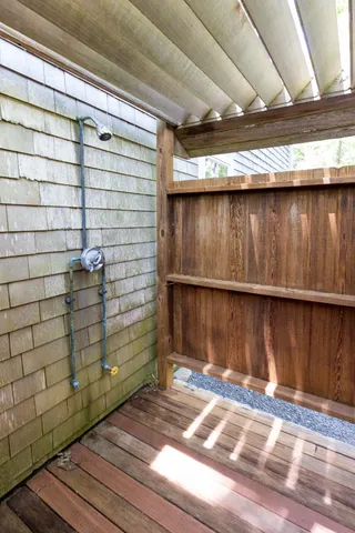 $2,950,000 | 735 Franklin Street, Vineyard Haven, MA 02568