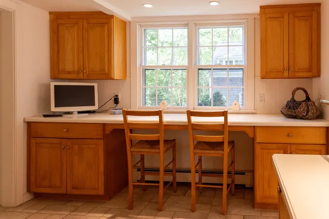 $2,950,000 | 735 Franklin Street, Vineyard Haven, MA 02568