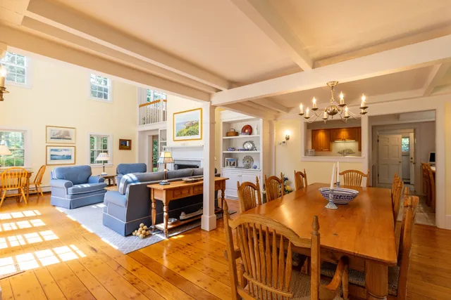 $2,950,000 | 735 Franklin Street, Vineyard Haven, MA 02568