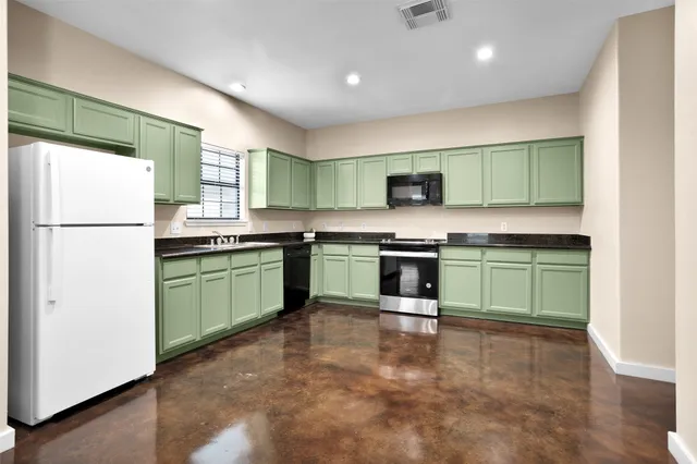 $1,575 | 3129 Molly, Huntsville, TX 77340