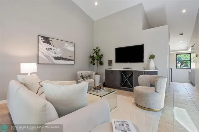 $375,500 | 9804 Northwest 1st Court, Unit 9804, Plantation, FL 33324