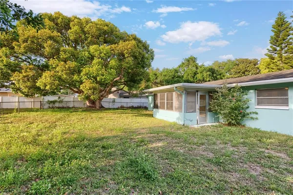 $2,600 | 1248 Lazy Lake Road West, Dunedin, FL 34698