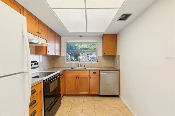 $2,600 | 1248 Lazy Lake Road West, Dunedin, FL 34698