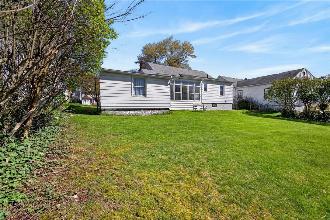 45 Longcroft Road Irondequoit, NY 14609 - Photo 5 of 39 Partially fenced, private green space!!