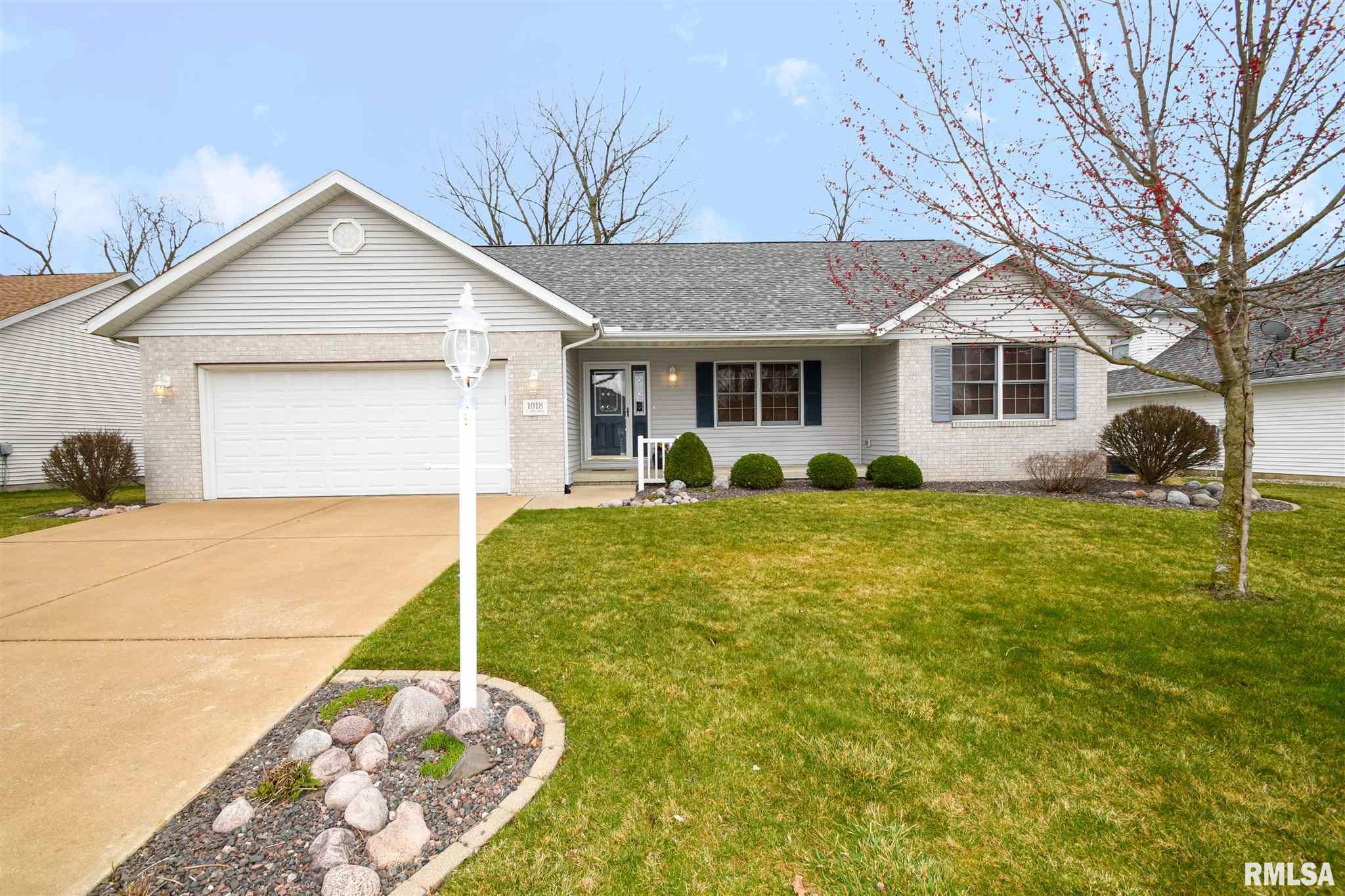 1018 South Johanson Road Peoria, IL 61607 - Photo 1 of 38
