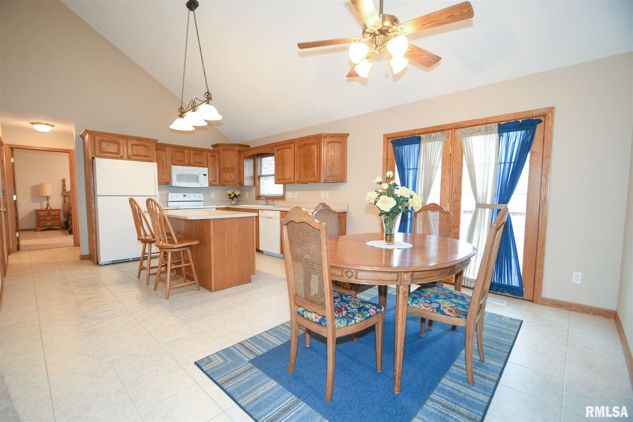1018 South Johanson Road Peoria, IL 61607 - Photo 11 of 38