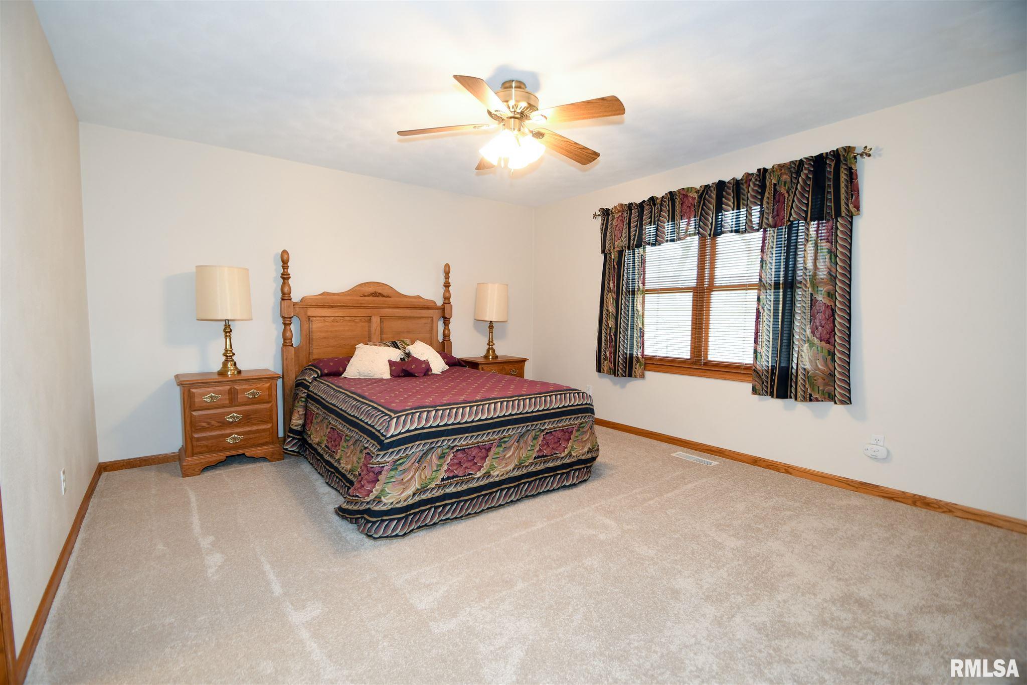1018 South Johanson Road Peoria, IL 61607 - Photo 19 of 38