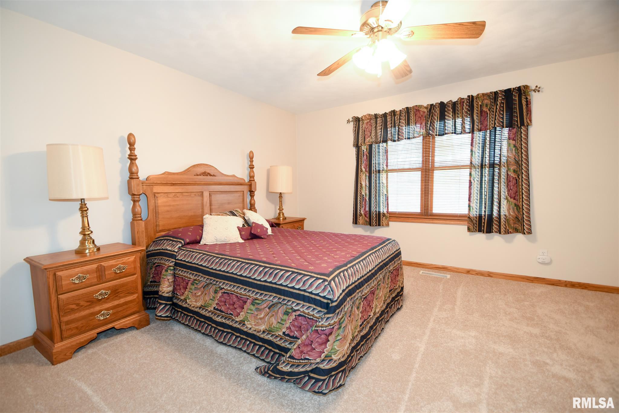 1018 South Johanson Road Peoria, IL 61607 - Photo 20 of 38