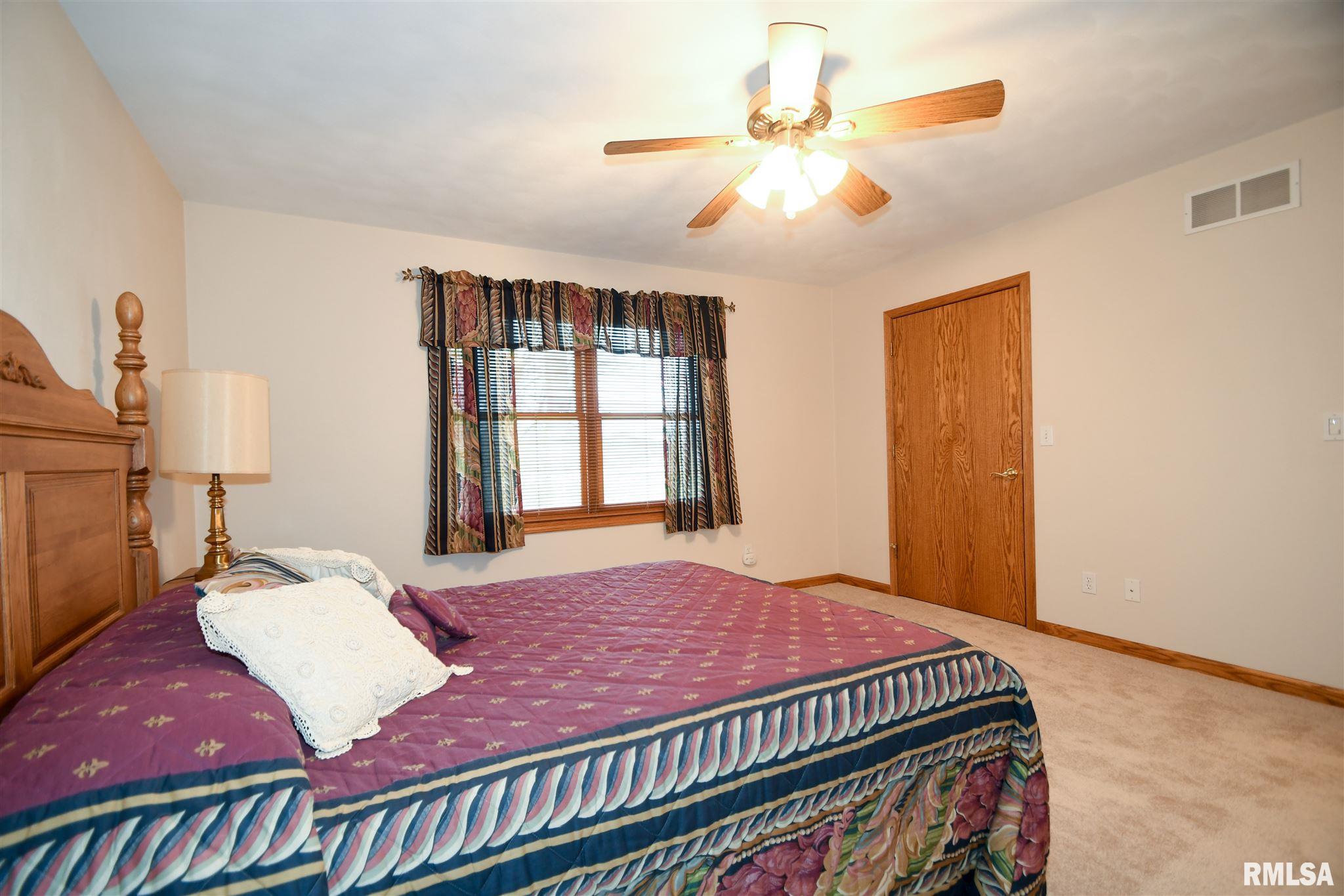 1018 South Johanson Road Peoria, IL 61607 - Photo 21 of 38